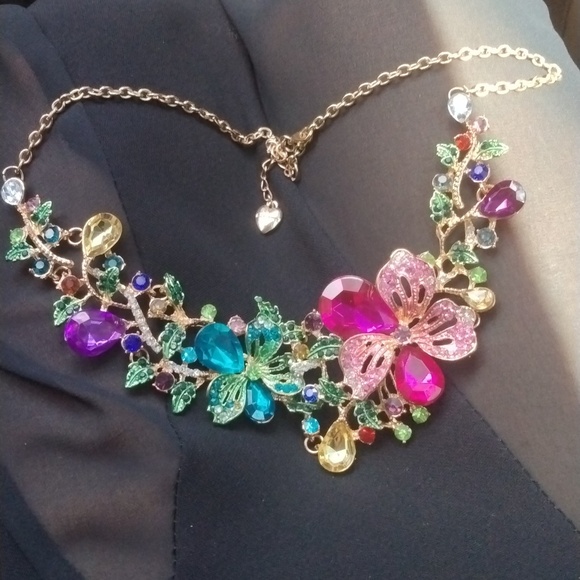 BETSEY JOHNSON SHIMMERING MULTI COLOR FLORAL GARDEN BIB NECKLACE,Luxury - Picture 1 of 16